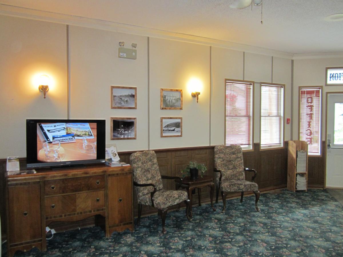 Triple J Hotel Dawson City Extérieur photo