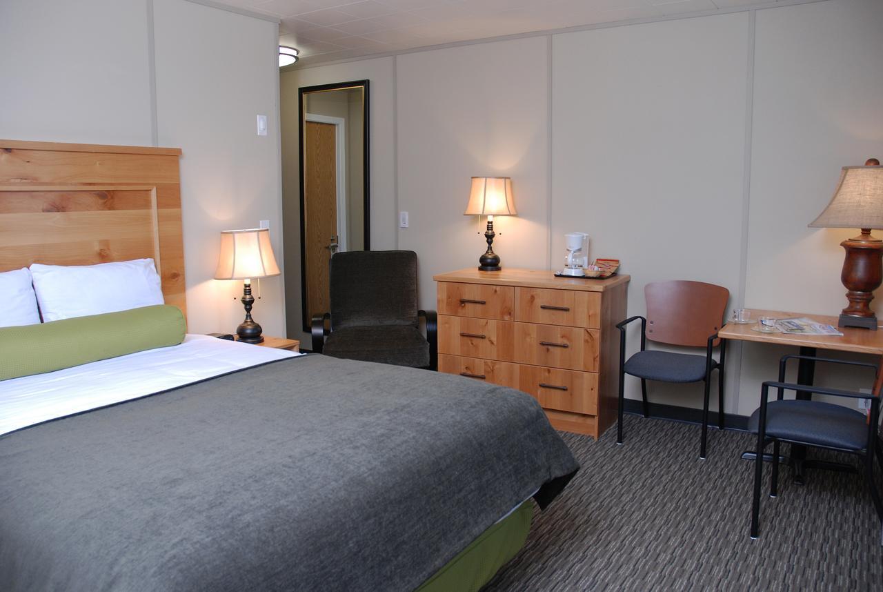 Triple J Hotel Dawson City Extérieur photo