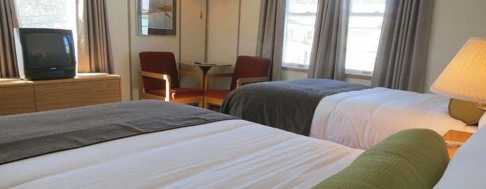 Triple J Hotel Dawson City Extérieur photo