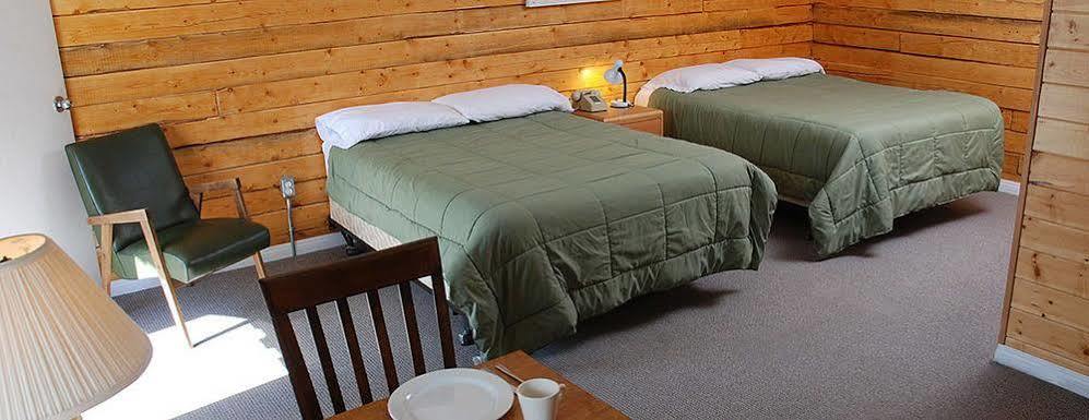 Triple J Hotel Dawson City Extérieur photo